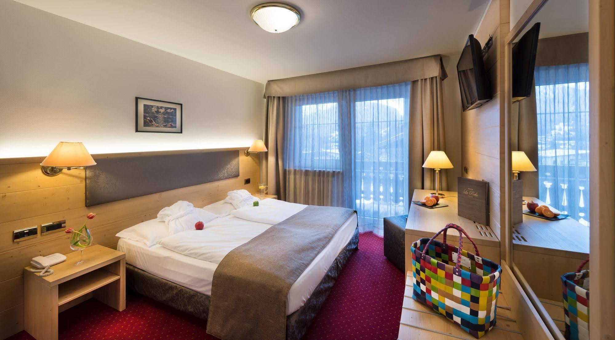 Hotel La Perla Канацеи Экстерьер фото