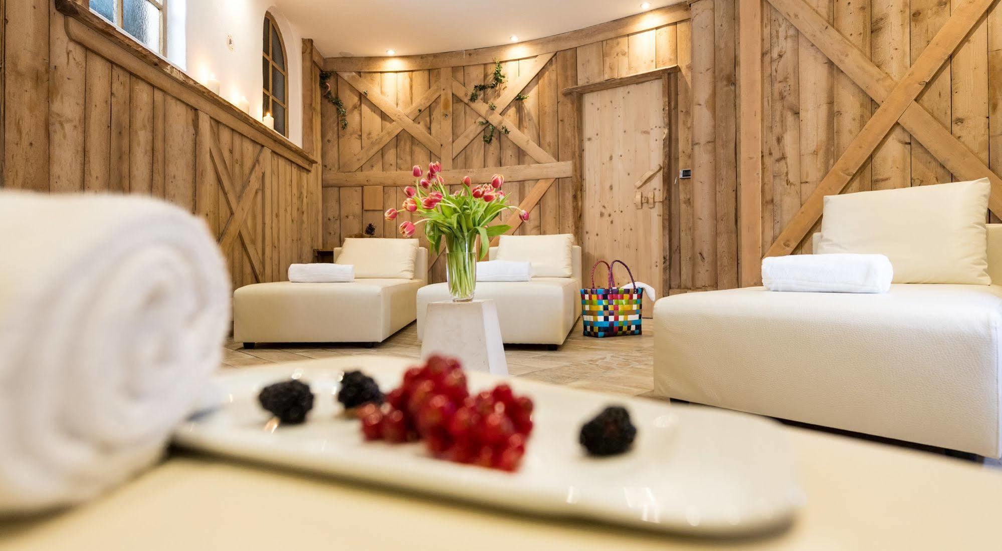 Hotel La Perla Канацеи Экстерьер фото